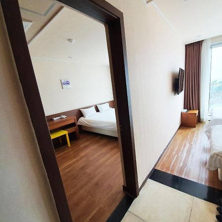 Jeju Jungmun Ocean Blue Hotel Seogwipo Extérieur photo