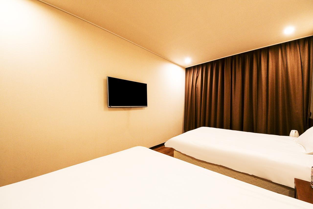 Jeju Jungmun Ocean Blue Hotel Seogwipo Extérieur photo
